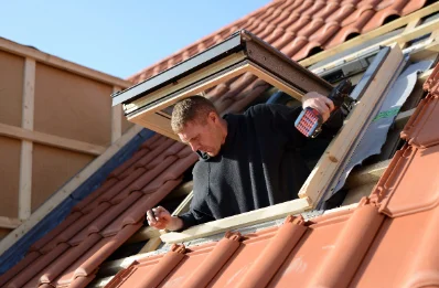 Pose de fenêtres de toit Velux à Montgras
